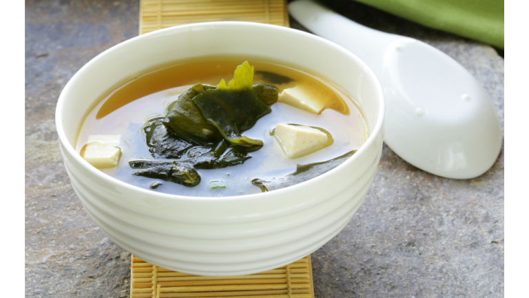 Miso-Soup-with-Tofu-and-Seaweed