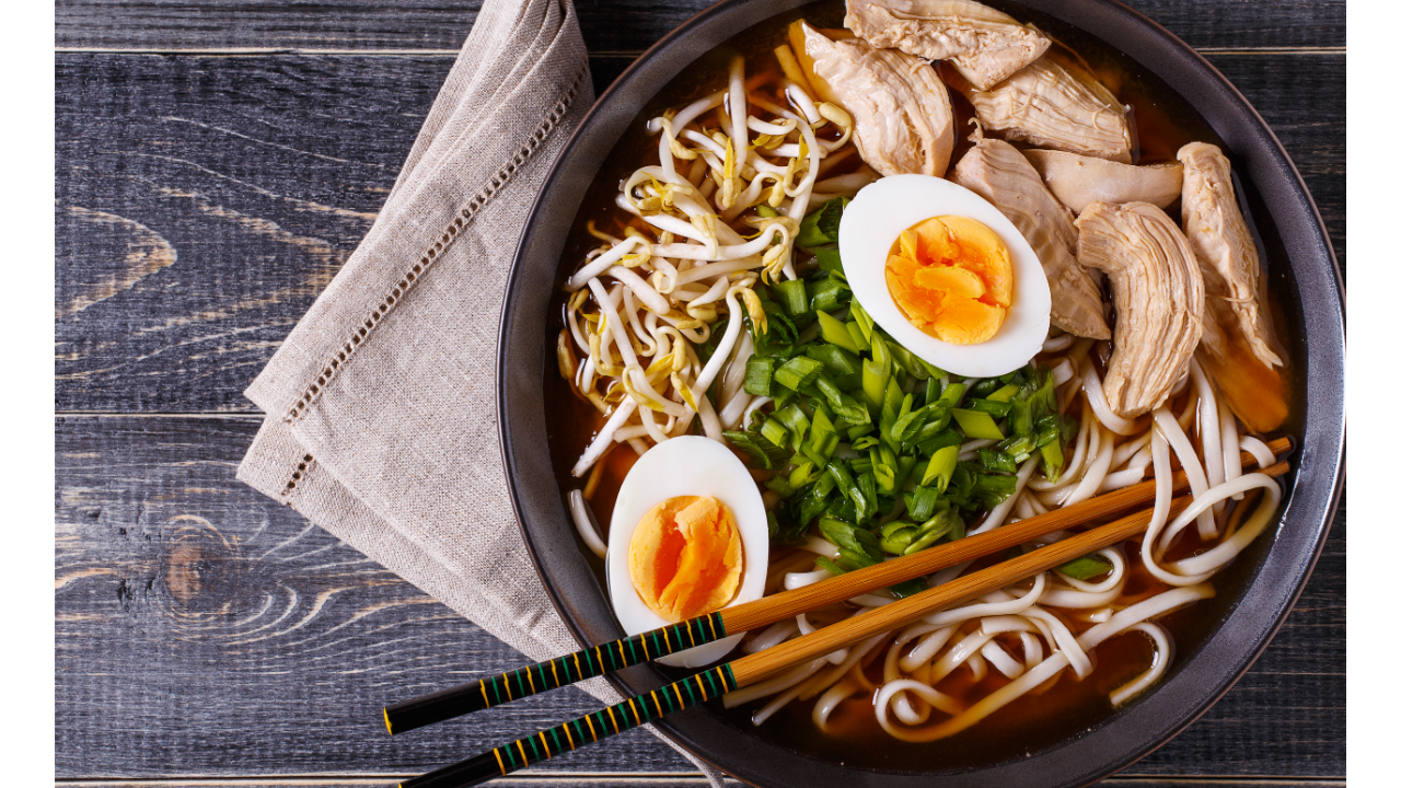 Ramen-with-chicken-and-egg