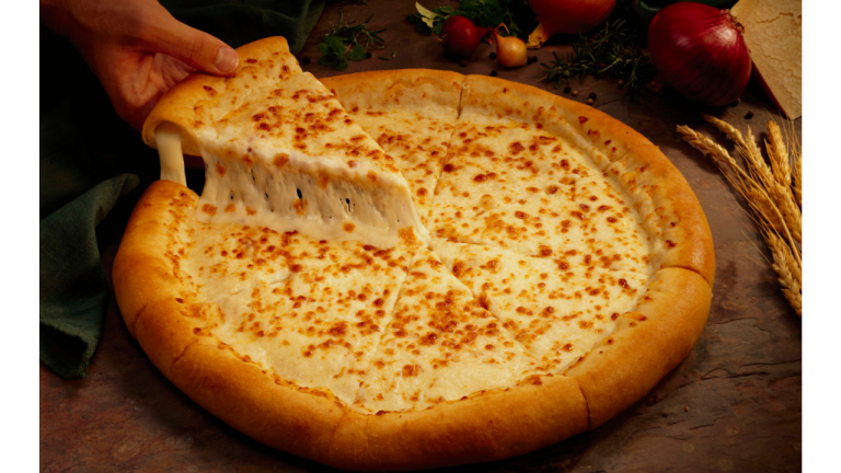 Stuffed-Crust-Cheese-Pizza