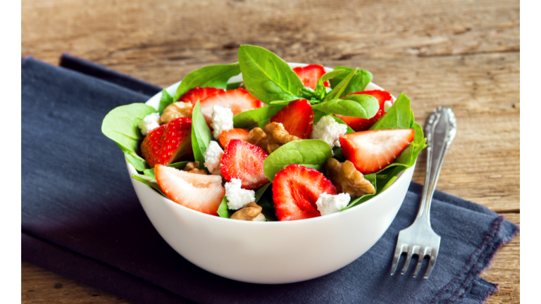 Strawberry-and-spinach-salad